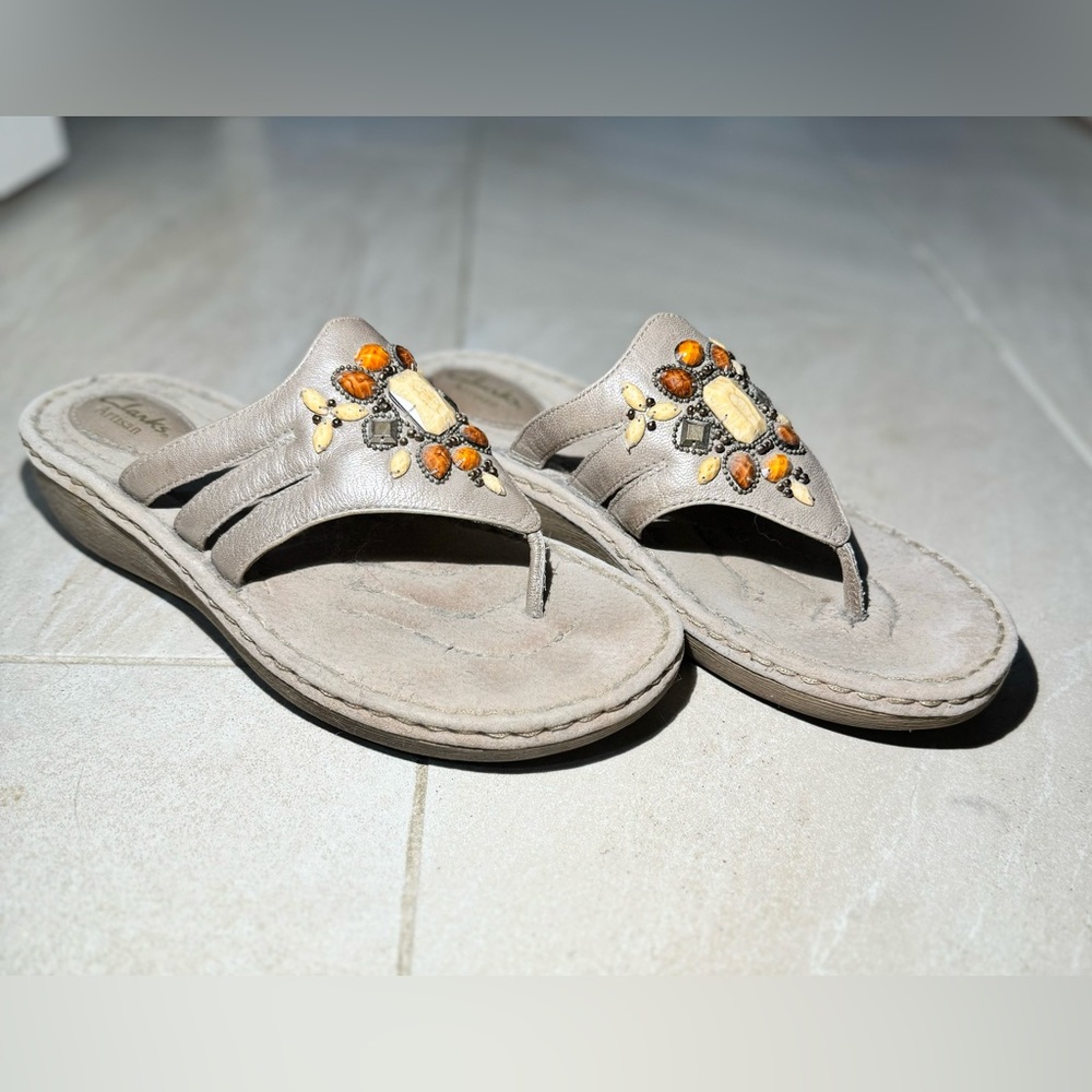 Clarks Artisan Women's Beaded Stones Leather Thong Platform Sandals Size 9 M